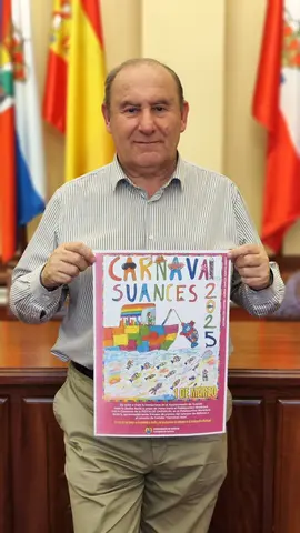 Jos&eacute; Luis PLaza, concejal de Festejos del Ayuntamiento de Suances presenta el cartel de Carnaval de este a&ntilde;o