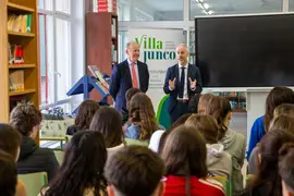12:30 horas. IES Villajunco, Santander
El consejero de Educaci&oacute;n, Formaci&oacute;n Profesional y Universidades, Sergio Silva, acude a la presentaci&oacute;n del programa formativo &lsquo;Empresa familiar en las aulas&rsquo;. 19 FEB 25 &copy; Miguel De la Parra