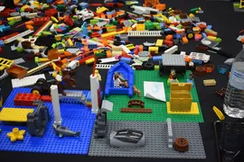 TALLER LEGO SERIOUS PLAY - XI LANZADERA EMPLEO PI&Eacute;LAGOS (12)