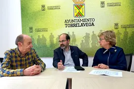 Urraca con Asociaci&oacute;n Derecho a Morir Dignamente 21 abril 2025