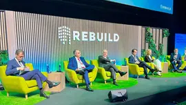 10:30 horas. IFEMA, Pabellones 9 y 10, Madrid 
El consejero de Fomento, Vivienda, Ordenaci&oacute;n del Territorio y Medio Ambiente, Roberto Media, asiste al congreso Rebuild 2025. A partir de las 12:00 horas intervendr&aacute; en la mesa redonda &lsquo;Modelos de industrializaci&oacute;n a debate en cinco comunidades aut&oacute;nomas&rsquo;. 
24 ABRIL 25 &copy; Oficina de comunicaci&oacute;n