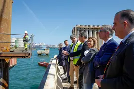 La presidenta de Cantabria, Mar&iacute;a Jos&eacute; S&aacute;enz de Buruaga, asiste al acto de inicio de las obras del tac&oacute;n y rampa del Muelle 9 de Raos.
25 abri 25