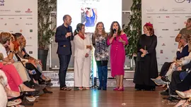 Desfile Verano 2025 - Ozeana, Saludo Beatriz Bermejo y Olga V&eacute;lez