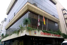 SEDE CONSEJERIA DE ECONOMIA Y HACIENDA.
EDIFICIO MACHO.SANTANDER
NACHO ROMERO &copy;
20 NOV 01