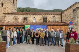 10:00 horas. Centro de Estudios Lebaniegos, Potes
La consejera de Desarrollo Rural, Ganader&iacute;a, Pesca y Alimentaci&oacute;n, Mar&iacute;a Jes&uacute;s Susinos, asiste a la firma de contratos del Grupo de Acci&oacute;n Local de Li&eacute;bana.