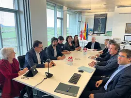 El consejero de Industria, Empleo, Innovaci&oacute;n y Comercio, Eduardo Arasti, participa en la Mesa del Trabajo Aut&oacute;nomo. 

Cobertura de nota y foto. A las 12:45 horas, el consejero har&aacute; declaraciones a los medios de comunicaci&oacute;n.